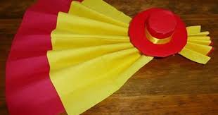 Pliage De Serviette De Table En Forme D Eventail Avec Son Sombrero Realiser Un Eventail Avec Une Serviett Pliage Serviette Serviette De Table Serviette Papier