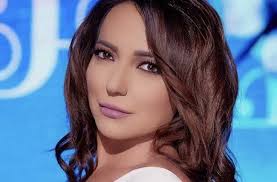 شاهد أمل عرفة تنشر صورة جمعتها بفيروز قبل 32 عاما