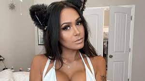 Topless Twitch streamer stuns fans as censor bar vanishes on live feed -  Daily Star