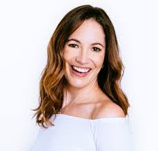 Stephanie Carden's Instagram, Twitter & Facebook