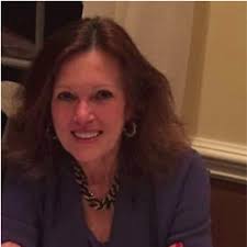 Paula Summa's Instagram, Twitter & Facebook