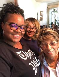 Keisha Calhoun's Instagram, Twitter & Facebook