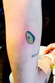 Bite That Tattoo On Your Shoulder Meaning In Hindi Hailey Baldwin Got The Cutest New Dainty Hand Tattoo Avocado Tattoo Celebrity Tattoos Tattoos