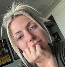 Alexa Bliss shares new selfie