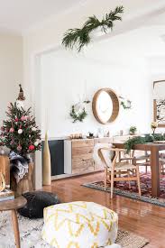 Simple Dining Room Christmas Decor Place Of My Taste Christmas Dining Room Decor Christmas Dining Room Christmas Room Decor