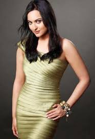 Sonakshi Sinha Age Height Weight Family Affairs Photos Other Stats Funroundup Com She has dark brown color. sonakshi sinha age height weight