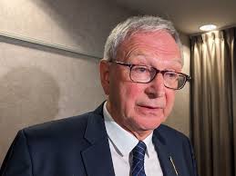 Higgs reissues call to block feds from sending money to municipalities