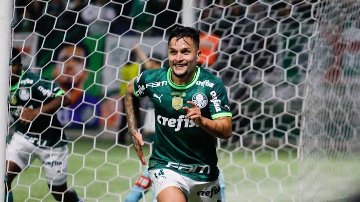 Ex-atacante do Palmeiras é oferecido ao Grêmio para 2025; contratação está nas mãos de Renato