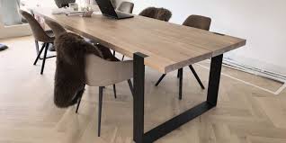 On aime son style classique et son haut dossier. Grande Table En Chene Massif Cassis Les Essentielles For Me Lab