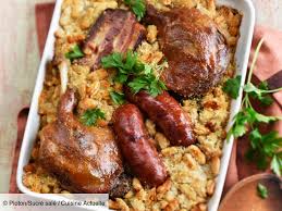Recette Cassoulet Ingredients 4 Personnes 400 G De Haricots Tarbais 1 Petite Boite De Tomates Entieres 2 Recette Cassoulet Cassoulet Recettes De Cuisine