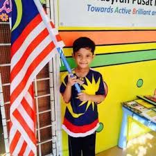 Mereka terus mencari inspirasi melalui melukis, menulis, memahat atau yang lainnya. Perta Tadika Tinta Khalifah Kulim 018 4747065 017 5460301