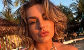 Kéfera Buchmann surpreende seguidores com corpo supermusculoso