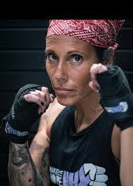 Holly Pendleton's Instagram, Twitter & Facebook