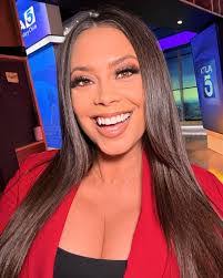 Sara Hodges's Instagram, Twitter & Facebook