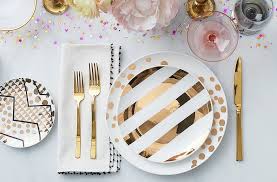 Set a timeless table that only looks expensive 14 photos. Four Ideas For Easy Stylish Table Settings