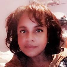 Aileen Singleton's Instagram, Twitter & Facebook