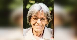 Elizabeth Rady's Instagram, Twitter & Facebook