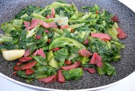 You start by sauteing your 'stuffing' ingredients in a skillet. Frittata Di Lattuga E Speck Quando In Cucina Si Usa Tutto Cilentani Ai Fornelli