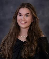 Ashley Dillingham's Instagram, Twitter & Facebook