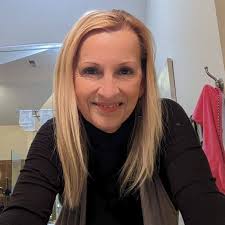 Which seafood restaurant is recommended, Platt's Seafood or Crab Catcher's,  in Little River?