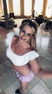 Britney spears blasts sister jamie lynn, father jamie and critics of her dancing videos in instagram post. Britneyspears Instagram Statistics Analytics Trackalytics