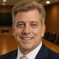 30+ "Loomer" profiles