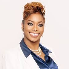 Shannon Chambers's Instagram, Twitter & Facebook