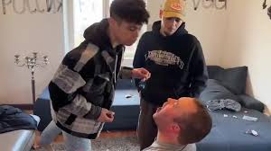 Bad Masters: Spitting boys master - ThisVid.com