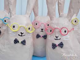 Hasen Aus Zeitungspapier Und Kleister In 2020 Basteln Mit Kindern Kleister Basteln