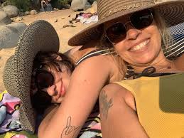 Family time. Pure bliss spending moments in time together. 💗🎁🦄🐝🐝  #laketahoe #speedboatbeach #mothersanddaughters