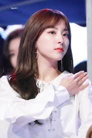 Yeon Sis On Twitter In 2020 Cosmic Girls Pretty Face Space Girl