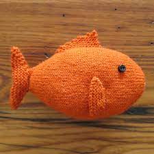 Knit this tiny knit fish to feel absolutely bubbly! Ravelry Knit Fish Pattern By Kathy Lewinski