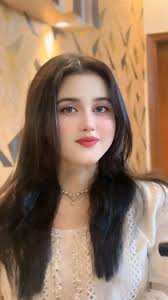 ہونٹوں سے چُھو لو تم میرا گیت امر کر دو بن جاؤ میت میرے میری پریت امر کر دو  نہ عمر کی سیما ہو نہ جنم کا ہو بندھن جب پیار کرئے