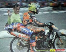 Sticker sponsor balap road race / 1 set sticker sponsor road race superbike racing trail motogp gsx ninja r25 r15 nmax adv xmax cbr pcx aerox crf 1 set reflektif motor sisi strip helm sepeda stiker mobil styling. Apa Kabar Wong Lawas Di Era Suzuki Road Race Indonesia Facebook