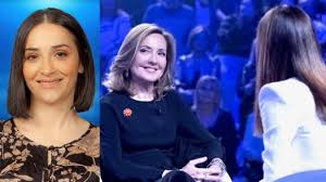 «è caduta da una scala in bagno, mentre stava facendo i lavori». Verissimo Barbara Palombelli Parla Delle Violenze Subite Da Serena Rutelli
