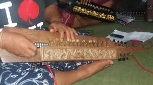 Cara memainkannya seperti memainkan alat musik biola. Penting Alat Musik Tradisional Khas Karangasem Direktorat Warisan Dan Diplomasi Budaya