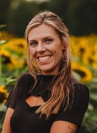 Gloria Wertz's Instagram, Twitter & Facebook