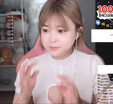 Log in to save gifs you like, get a customized gif feed, or follow interesting gif creators. í¬ëª¨ìŠ¤ ì‹œê¸‰ì´ 350ë§Œì›ì¸ ì—¬ìº 