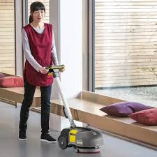 Em uma empresa de limpeza piso é um dos principais focos de atuação, pois é em sua superfície onde ocorre a circulação de pessoas, máquinas, equipamentos e outros. 3 Vantagens De Adquirir Uma Lavadora E Secadora De Piso Karcher Brasil
