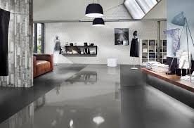 Alle produktinformationen ✔ verfügbarkeit prüfen ✔ persönliche beratung. Wineo Laminat 550 Black Hochglanzend