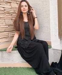 Komal was first seen in one of the most famous reality shows of pakistan miss apart from that komal meer is also playing the role of saad's sister in super hit drama serial of this. Beautiful Actress Komal Meer Latest Clicks 28th September 2020 Dramaxima