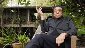 Watch Artist Abraham Cruzvillegas