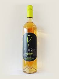Plaga wine was launched in april 2013 with an immediate and fast success, part of this success it's in fact, enjoying everytime/everywhere. Plaga Sauvignon Blanc Alcovina