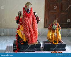 Shiva Statue in Kashi Vishwanath Temple ...