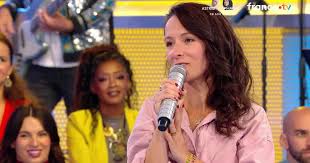 N'oubliez pas les paroles : la Maestro Morgane fait de surprenantes  confidences sur sa vie personnelle depuis son passage dans l'émission (ZAPTV)  - Voici.fr