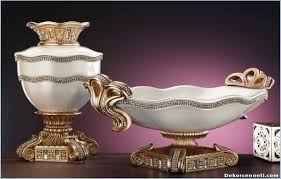 Ahşap ve camdan oluşan dekor objeleri ile otantik bir görüntü sağlayarak evinize yenilik katabilirsiniz. Dekoratif Salon Aksesuarlari 2021 Dekorcenneti Com