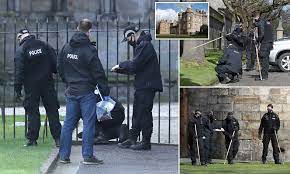 Man Is Arrested Over Bomb Alert At Queen S Edinburgh Home Palace Of Holyroodhouse Daily Mail Online
