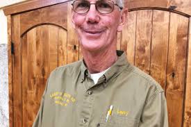 Larry Seed's Instagram, Twitter & Facebook