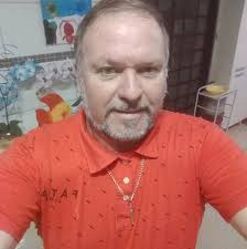 Elton Bruce (@elton.bruce0)