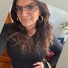 Fiona Hardy's Instagram, Twitter & Facebook